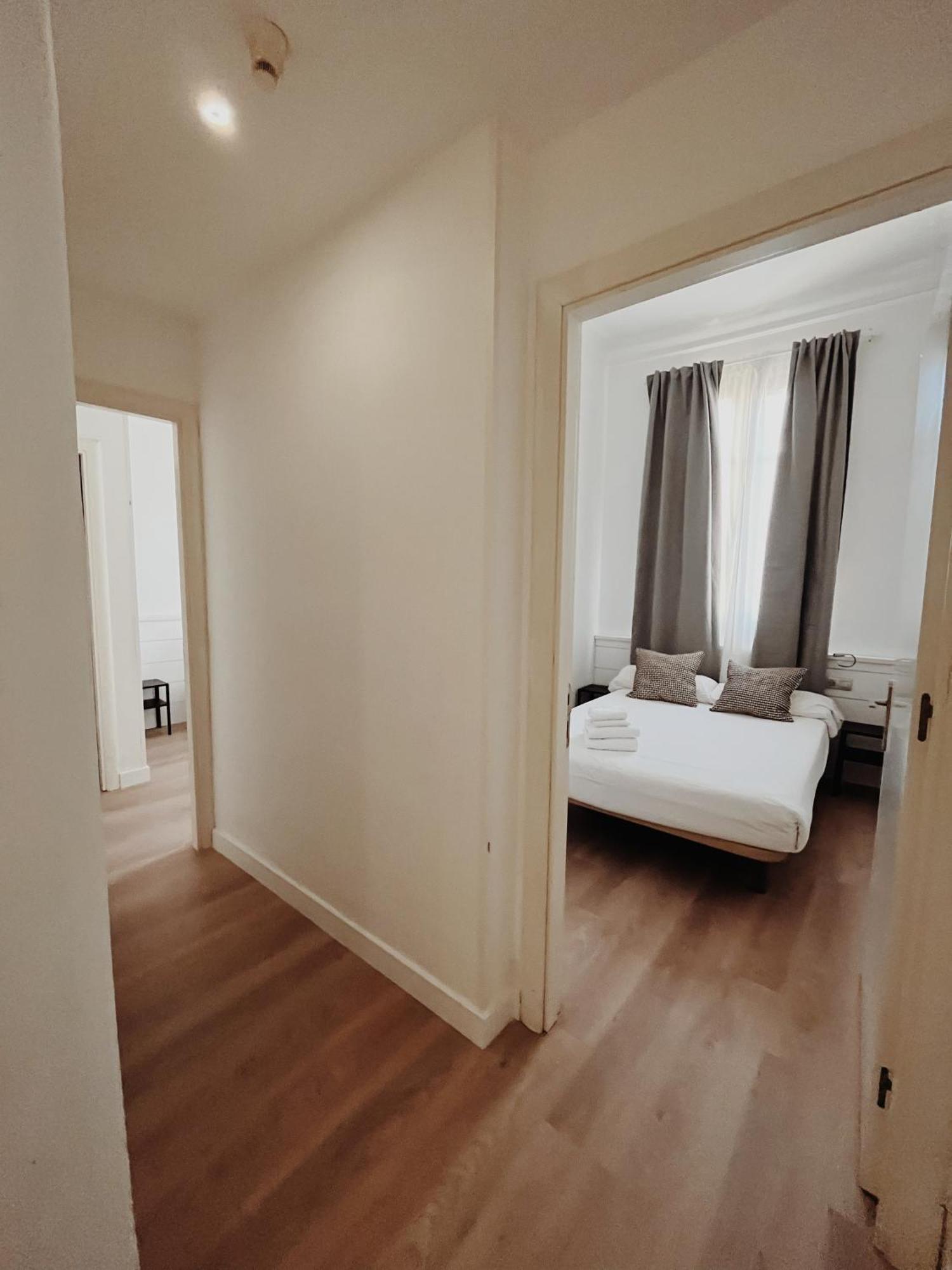 Apartamentos Express By Gaiarooms บาร์เซโลนา ภายนอก รูปภาพ