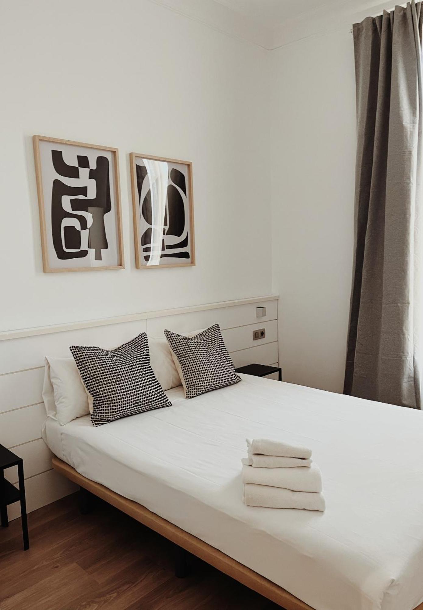 Apartamentos Express By Gaiarooms บาร์เซโลนา ภายนอก รูปภาพ