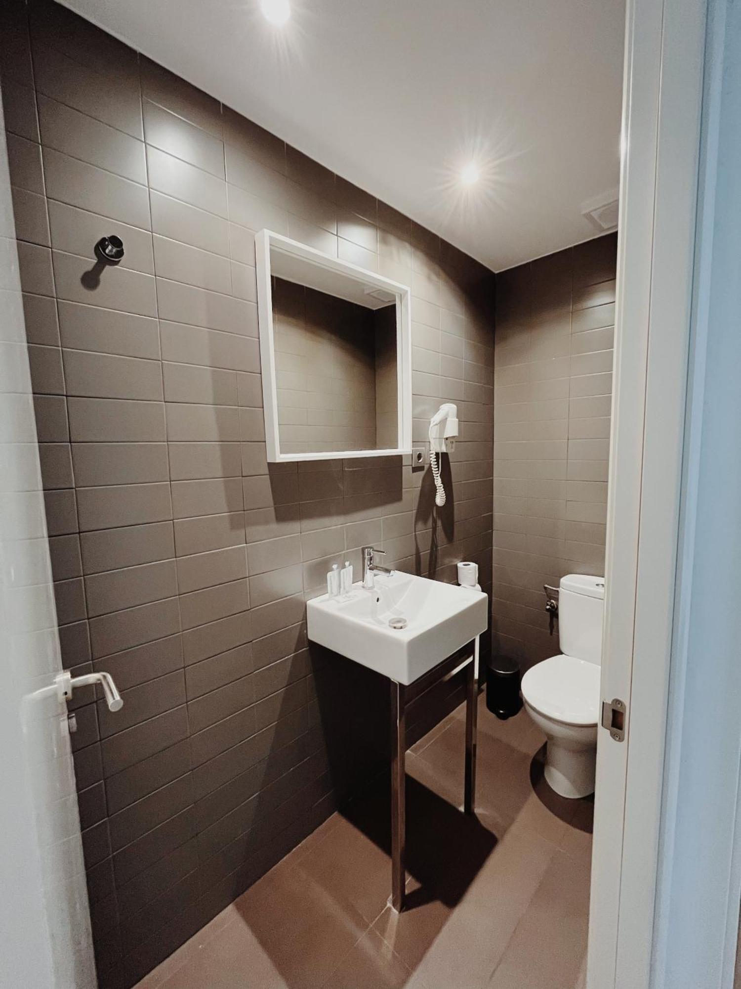 Apartamentos Express By Gaiarooms บาร์เซโลนา ภายนอก รูปภาพ